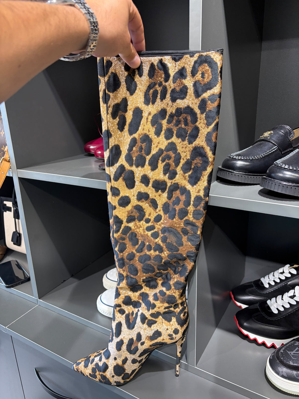 Dolce & Gabbana Leopard Print Knee-High Stiletto Boots. Size Eu 39