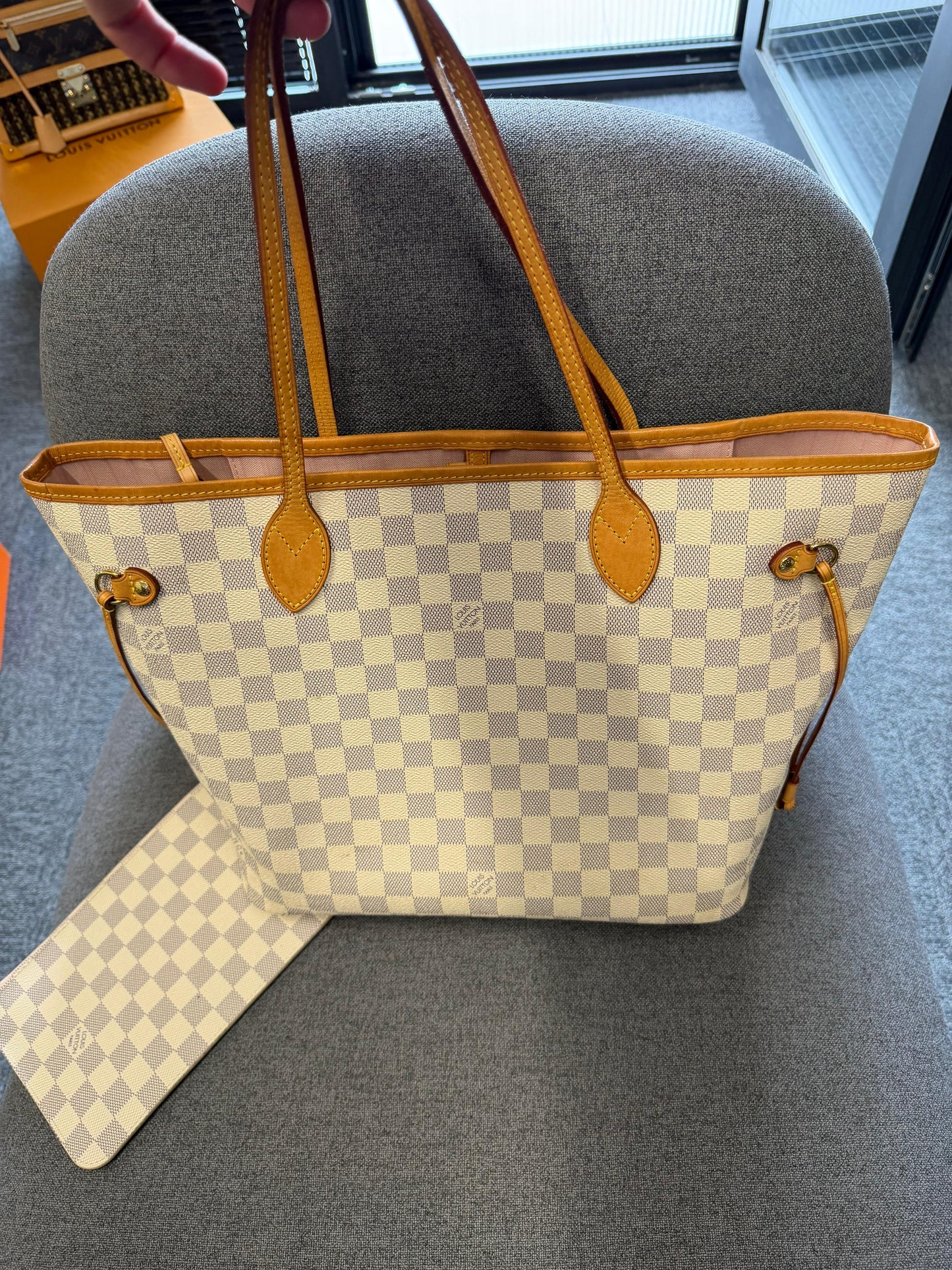 Louis Vuitton Neverfull Damier Azur Tote Bag with Pouch – Like New