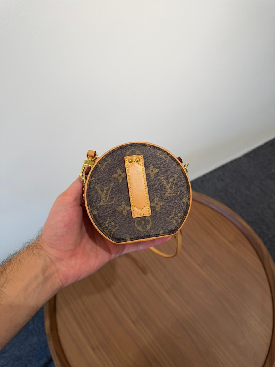LOUIS VUITTON
Monogram Canvas Boite Chapeau Necklace Bag Mini