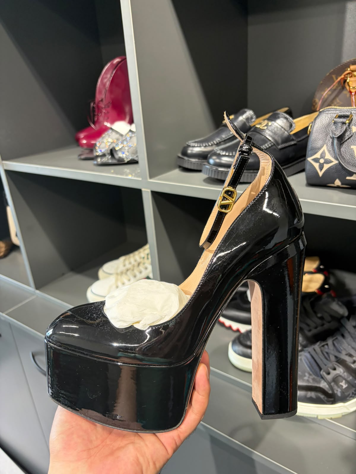Valentino Garavani Black Leather Platform Heels. Eu 39,5
