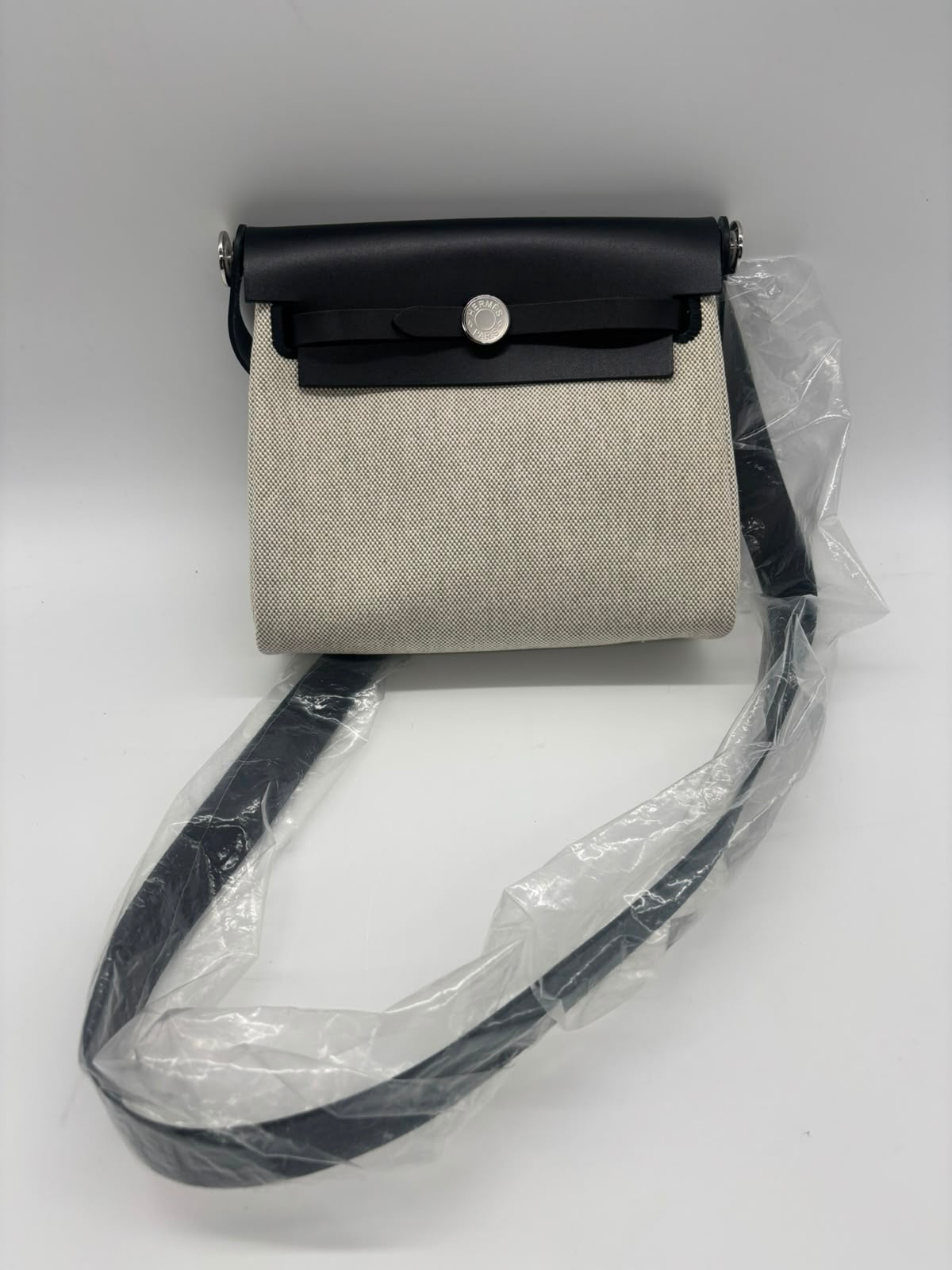 Hermes Herbag Zip 20 
Stamp K 2025
New Full Set With Store Receipt