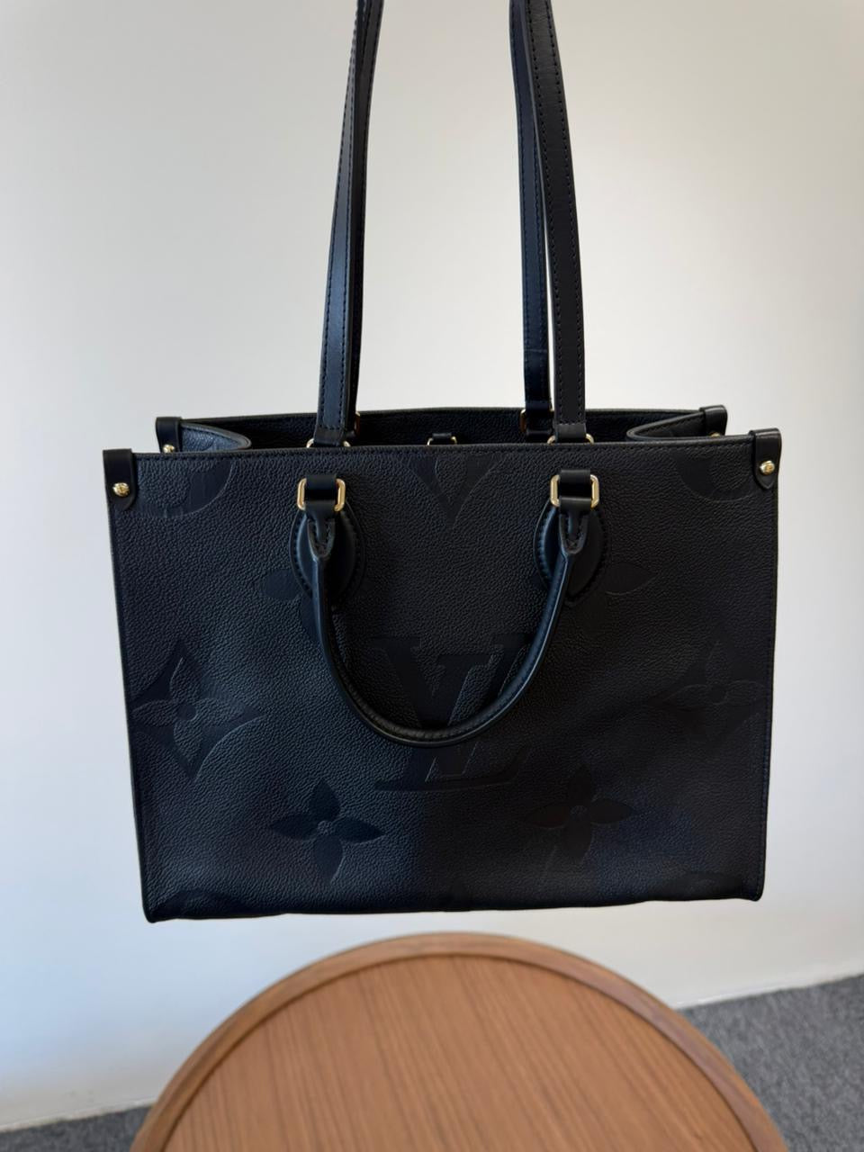 Louis Vuitton OnTheGo MM Monogram Empreinte Leather Noir Tote Bag Women