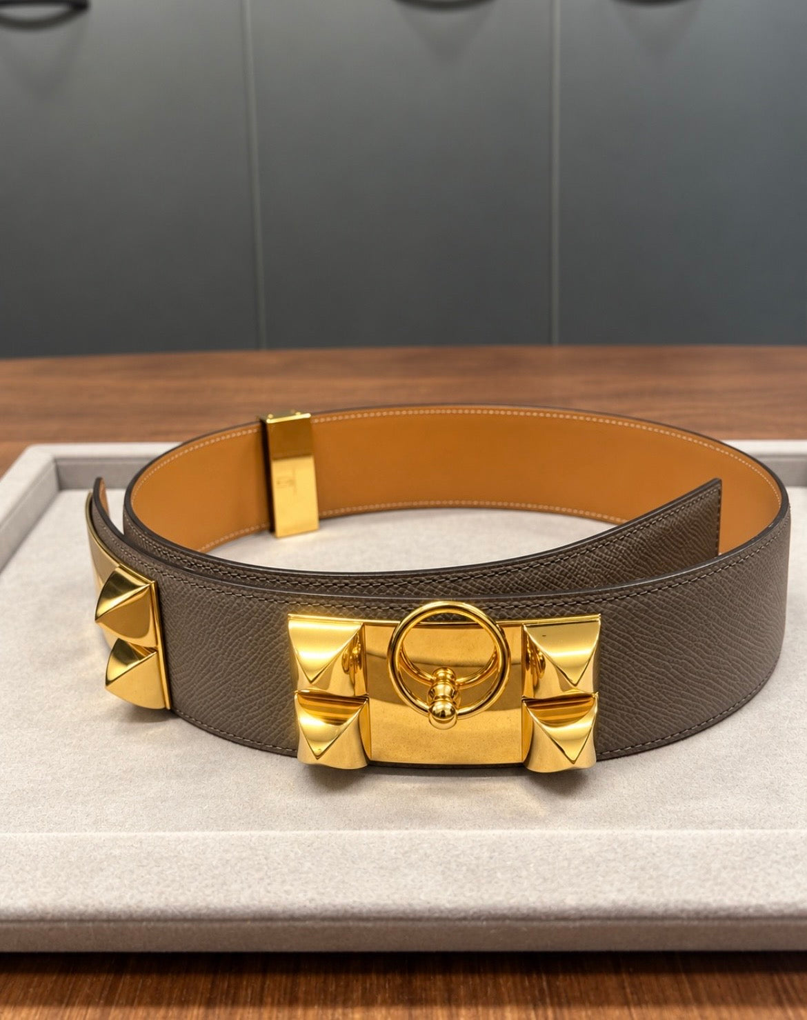 Hermès Collier de Chien Belt – Taupe Leather with Gold Hardware. 80sm