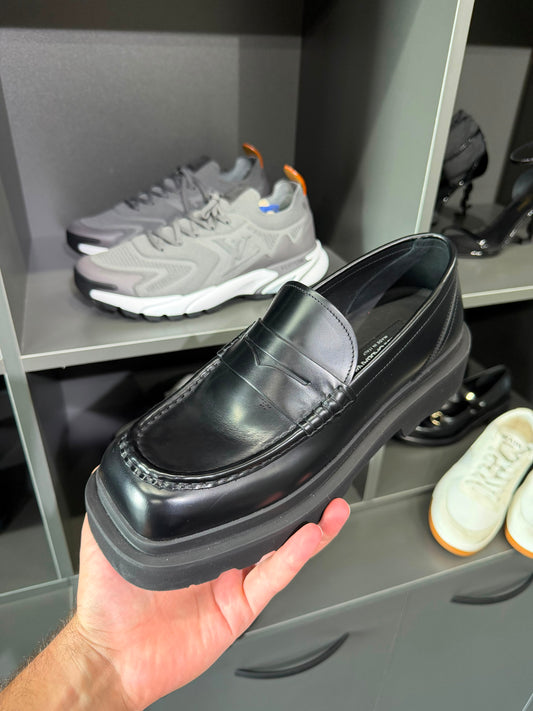 Dolce & Gabbana Chunky-Sole Leather Loafers. Size Eu 43