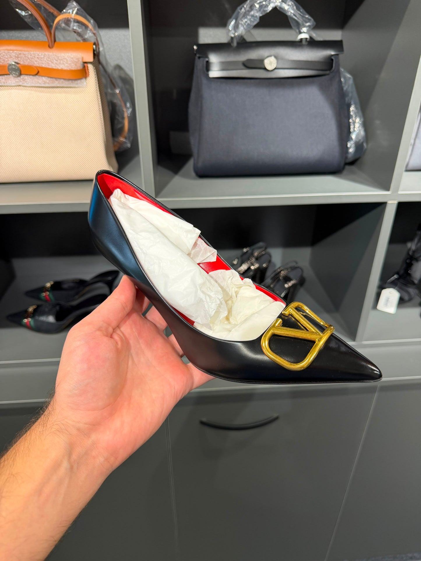Valentino Garavani VLogo Pumps – EU 42