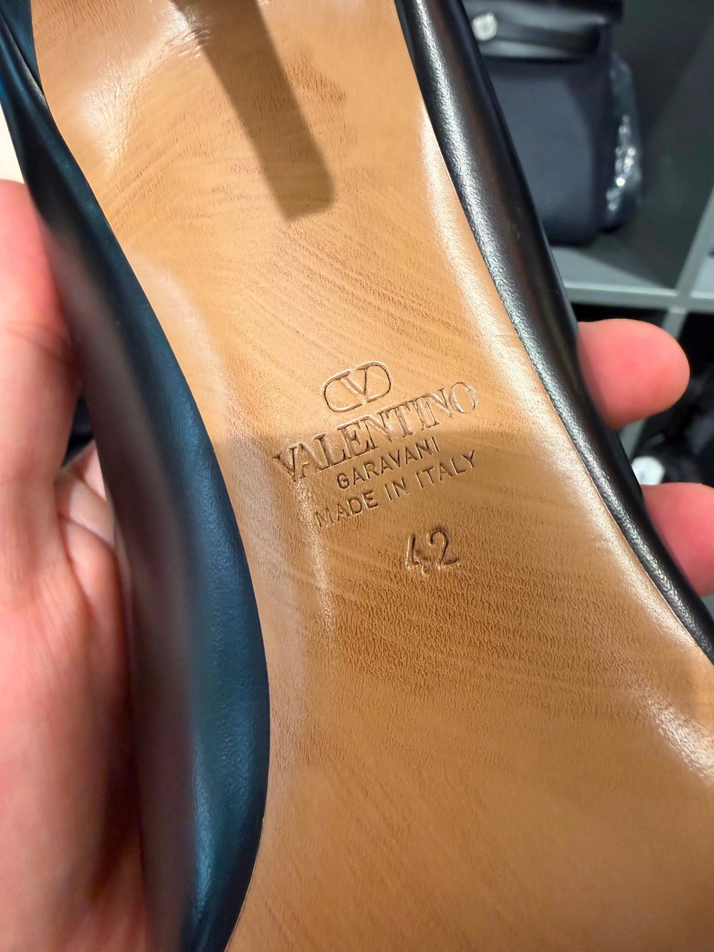 Valentino Garavani VLogo Pumps – EU 42