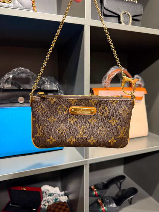 Louis Vuitton Monogram Pochette Handbag – Unused