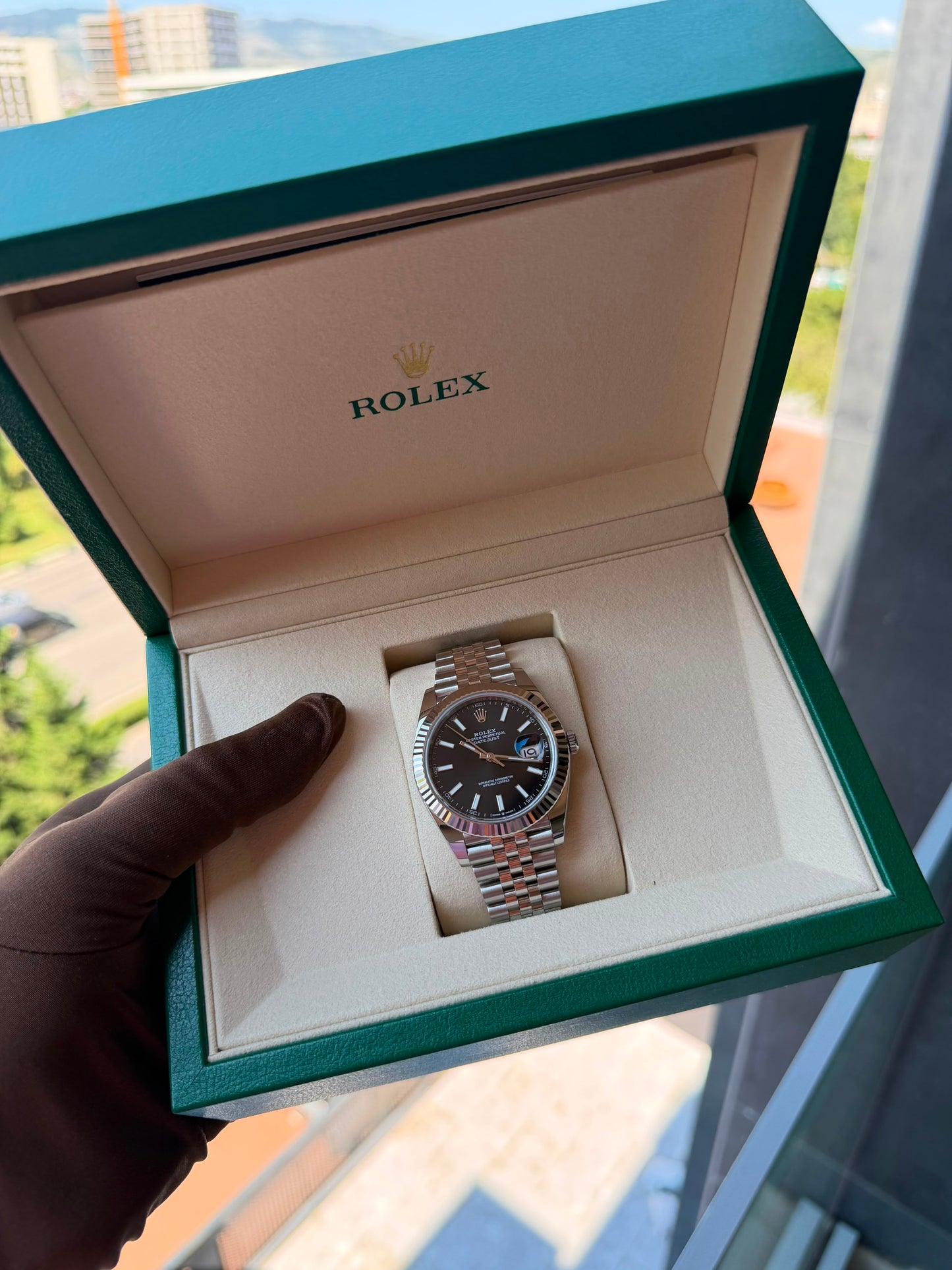 Rolex Datejust 41mm Black Dial Jubilee Automatic 05/2026 New 126334