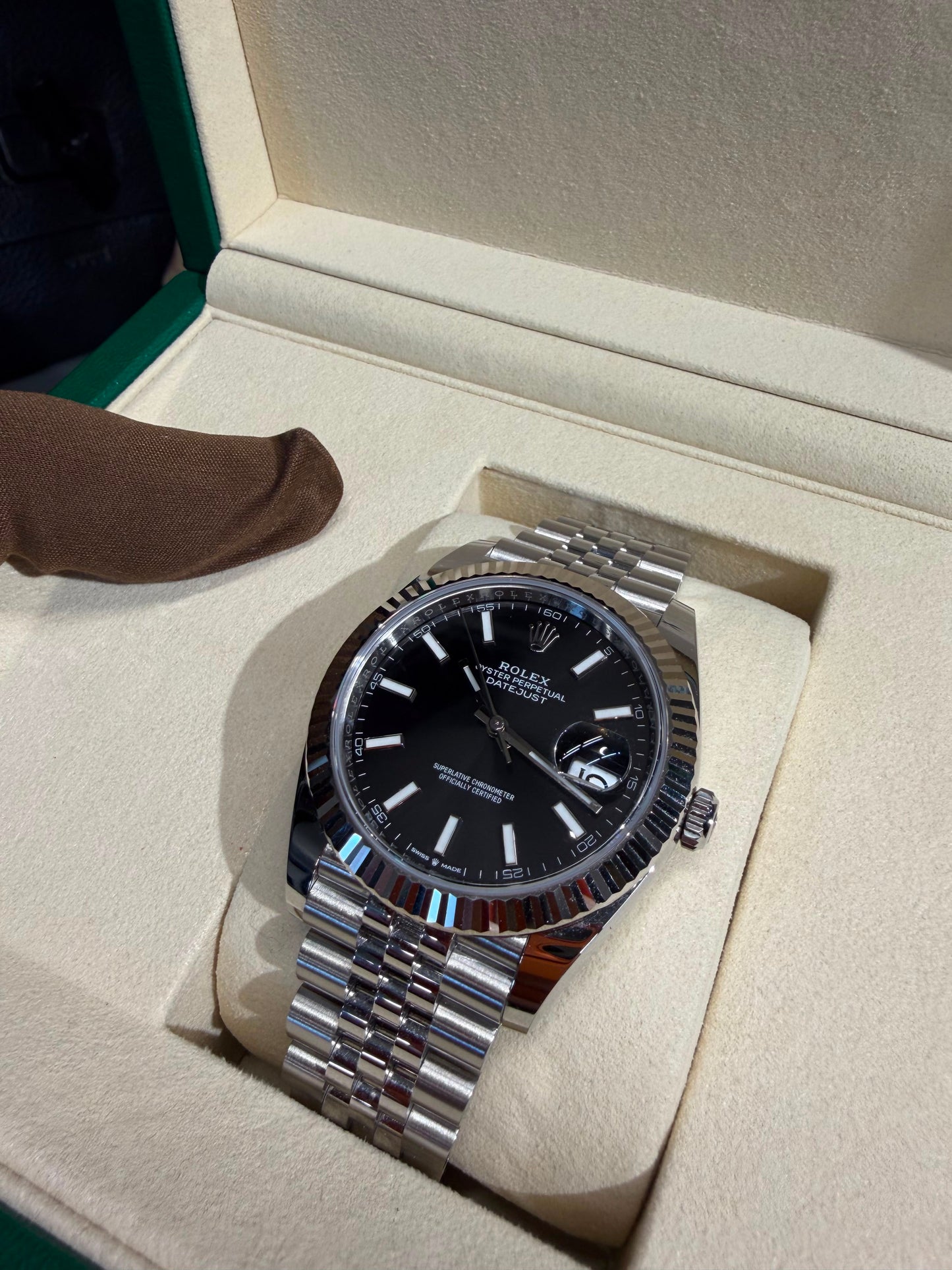 Rolex Datejust 41mm Black Dial Jubilee Automatic 05/2026 New 126334